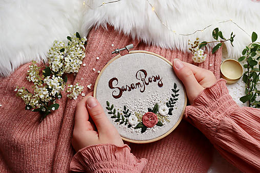 Dekorácie - Výšivka s vlastným textom ♡ - 14917879_