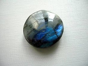 Minerály - Nevrt. čočka - labradorit 28 mm, č.30f - 14917725_