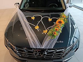 Dekorácie - Žltá svadobná výzdoba na auto so srdiečkami - 14918826_