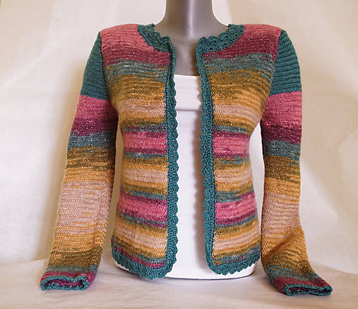 Trblietavý pletený svetrík