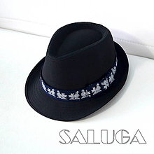 Čiapky, čelenky, klobúky - Čierny klobúk - ČIČMANY - folklórny klobúk - modrá stuha - 14925219_