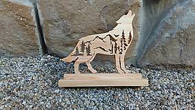 Drevená dekorácia - vlk a hory