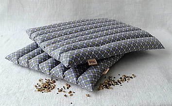 Úžitkový textil - FILKI sedák plnený šupkami (sivé káro s bodkami) - 14926836_