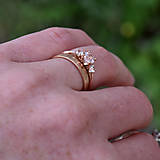 Prstene - Zlatý snubný prsteň ružový zafír - 14930057_
