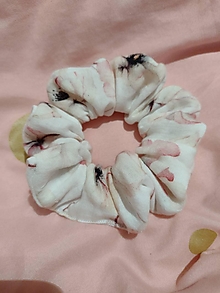 Ozdoby do vlasov - Set jesenných scrunchie gumičiek 4ks (Ružové maky) - 14931400_