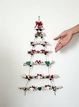 Dekorácie - Závesný vianočný stromček - 14935786_