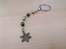 Kľúčenka - snehová vločka - zelené perly - oceľ a bižutérny kov 