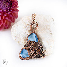 Náhrdelníky - medený šperk - modrý opál s kvetmi orgovánu - 14940205_