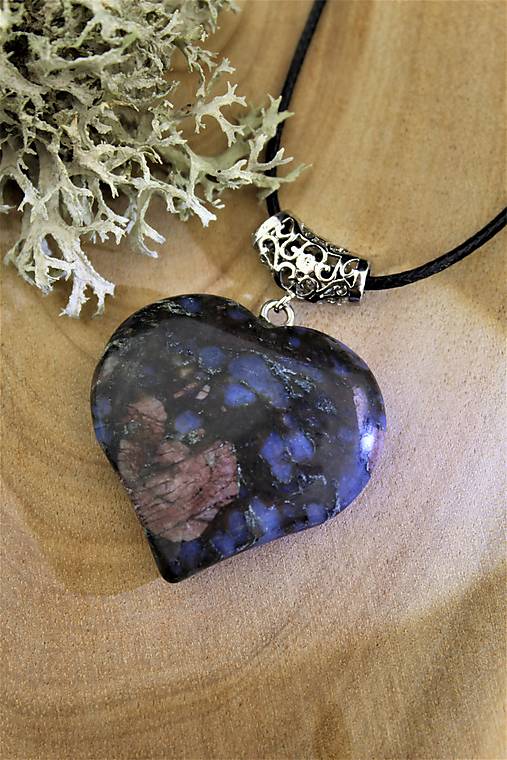 Náhrdelníky - veľké srdce opál prívesok - 14945663_