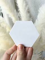 Čistý hexagon - materiál