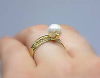 Prstene - Zásnubný zlatý prsteň čistota a neha - 14945602_