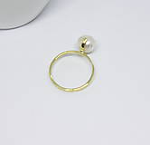 Prstene - Zásnubný zlatý prsteň čistota a neha - 14945603_
