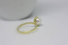 Prstene - Zásnubný zlatý prsteň čistota a neha - 14945605_