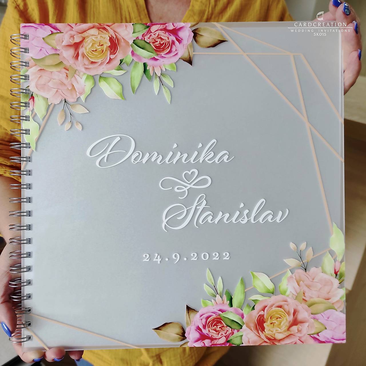 Svadobná kniha hostí s kvetinovým motívom SK015 (Veľkosť 20x20cm)