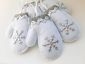 Dekorácie - Vianočné rukavičky (Biela so striebornou) - 14946354_