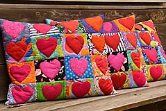 Úžitkový textil - Patchworkový polštář – barvy srdce - 14947842_