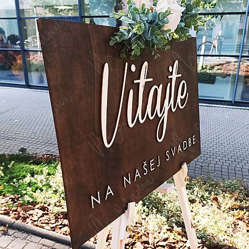 Tabuľky - Drevená uvítacia tabuľa "Vitajte na našej svadbe" (Uvítacia tabuľa "Vitajte na našej svadbe") - 14949127_