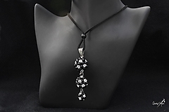Náhrdelníky - čierno-biely náhrdelník guličky - 14952488_