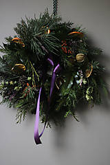 Dekorácie - Živý vianočný veniec Pomaranč & vres - 14954289_
