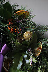 Dekorácie - Živý vianočný veniec Pomaranč & vres - 14954291_