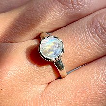 Prstene - Faceted Rainbow Moonstone Silver Ag925 Ring / Strieborný prsteň s dúhovým mesačným kameňom - 14962698_
