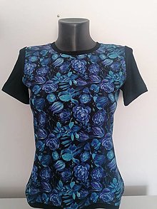 Topy, tričká, tielka - Čierny top s modrými ružami - 14962497_