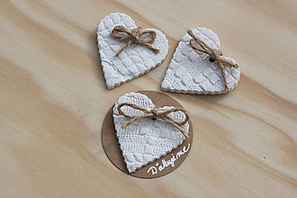 Darčeky pre svadobčanov - ,,Krajkové,,keramické mini svadobné magnetky NATUR - 14964967_