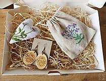 Náušnice - Darčekový box s folklórnymi náušnicami a dekoráciami - 14969325_