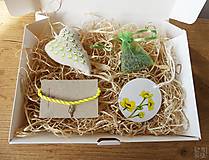Náramky - Žltý darčekový box pre ženy s náramkom a dekoráciami - 14969555_