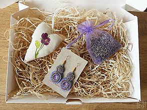 Náušnice - Levanduľový darčekový box pre ženy s elegantnými náušnicami a dekoráciami - 14969343_