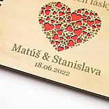 Papiernictvo - Svadobný album, svadobná kniha – Vyrezané srdiečka - 14968291_