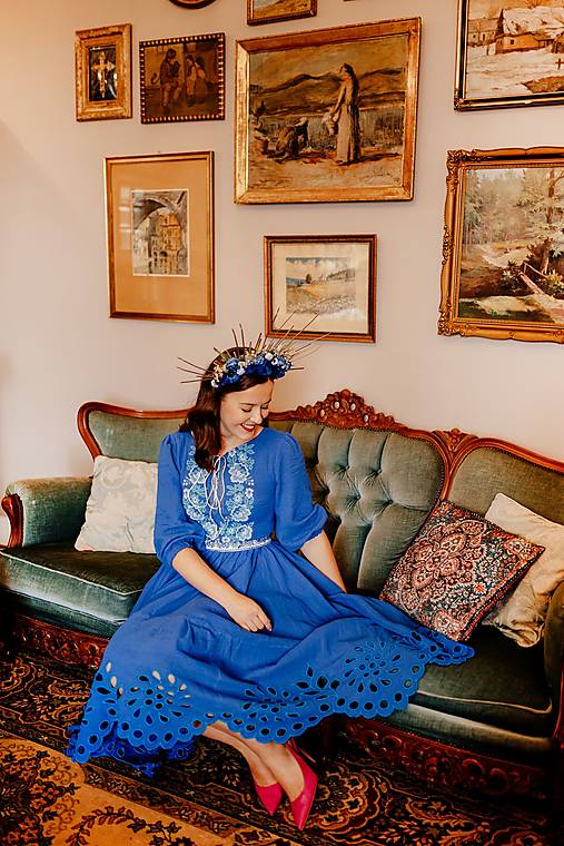 Modré madeirové šaty Zámutovské kvety