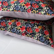 Úžitkový textil - Kvietky na tmavomodrej s fialovou /40x40cm/ - 14970446_