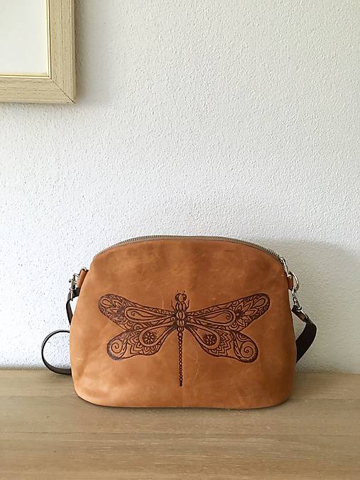 PETRA "Dragonfly" kožená kabelka s vypaľovaným obrázkom