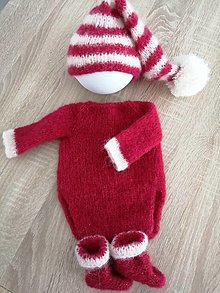 Detské oblečenie - Newborn vianočné foto oblečko (Čiapočka sleepy prúžkovaná s bambuľkou) - 14977869_