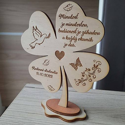  - Drevený štvorlístok s vlastným gravírovaným textom (17x20cm) - 14980512_