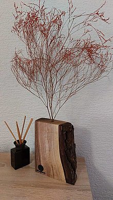 Dekorácie - Drevená orechová váza - 14976991_