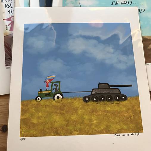 Red na traktore s tankom gicléé art print 36x30