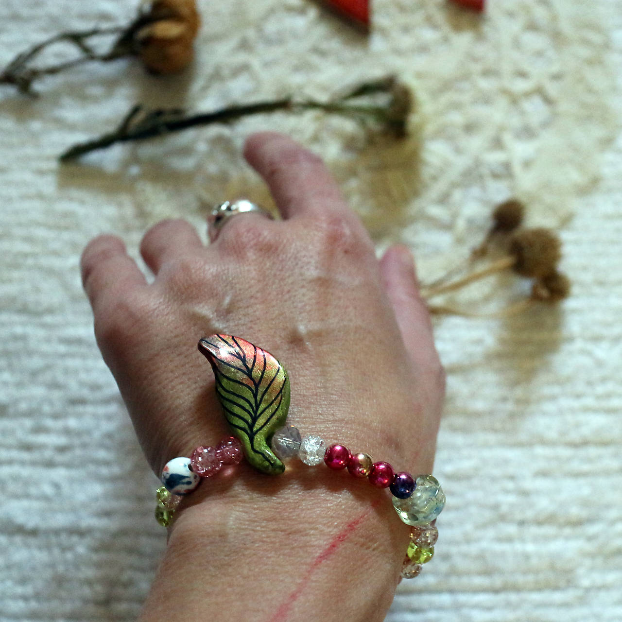 Listy z višne II./ náramok