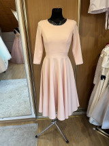 Spoločenské šaty s kruhovou sukňou 