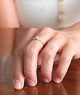Prstene - Minimalistický zlatý prteň - 14986875_