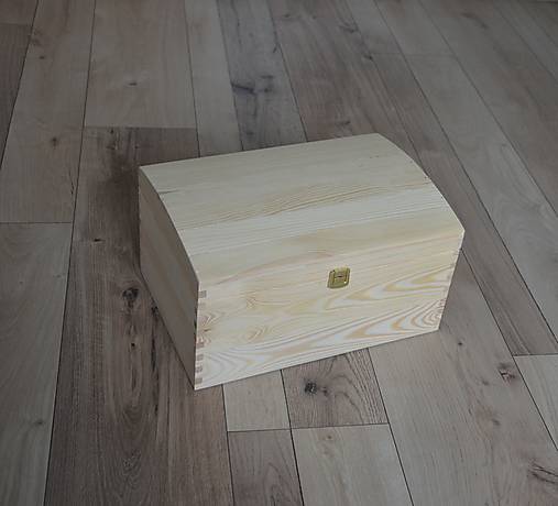 drevený kufor/truhlica