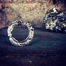 Prstene - Strieborný prsteň s rubínom - Venuša - 14996817_