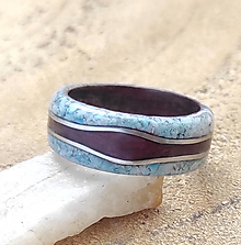 Prstene - Amarantový prsteň s nefritom a chir. oceľou - 14997563_