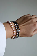 Náramky - perlový náramok- šedá perla  (17-17,5cm) - 14995106_