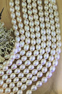 Minerály - perly 9-10mm , prírodná perla-cena za celú šnúru - 15000089_