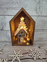 Dekorácie - Drevený svietiaci vianočný domček - 15001575_