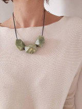 Náhrdelníky - Zelený drevený náhrdelník  - 15002074_