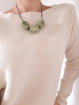 Náhrdelníky - Zelený drevený náhrdelník  - 15002075_