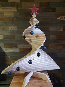 Dekorácie - Drevený vianočný stromček - 15002740_